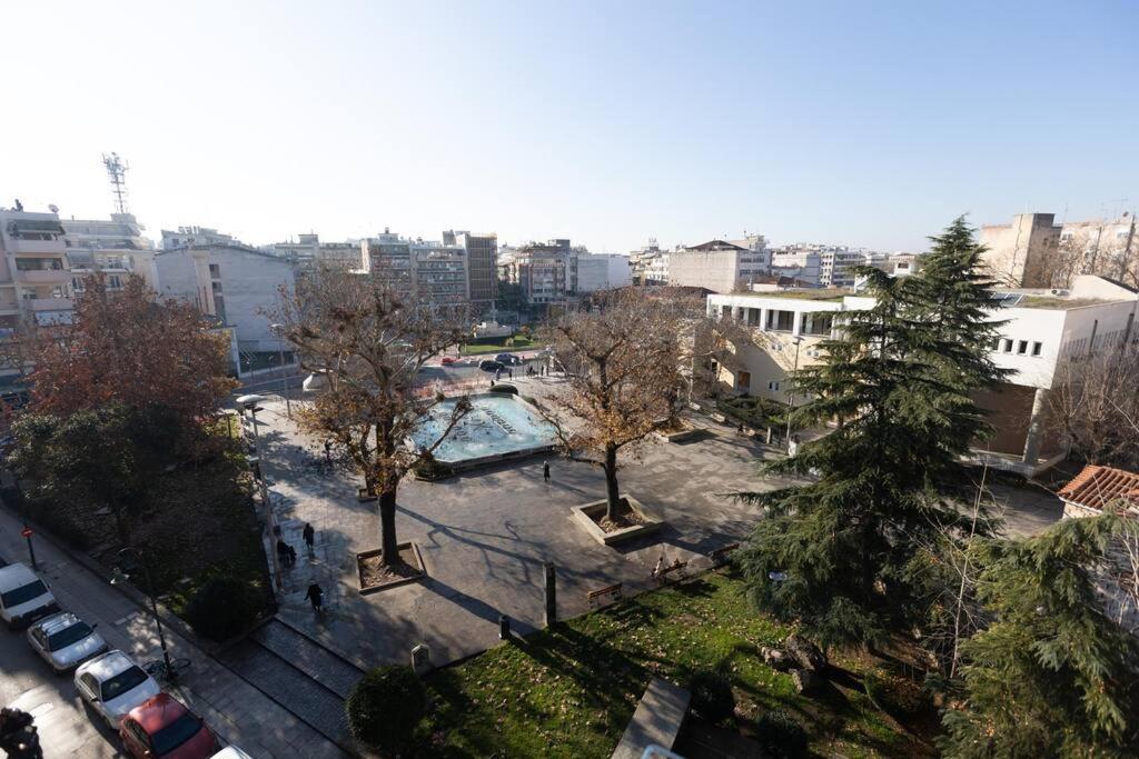 Apartament Λάρισα Διαμέρισμα Με Θέα Πλατεία Στο Κέντρο Της Πόλης Zewnętrze zdjęcie