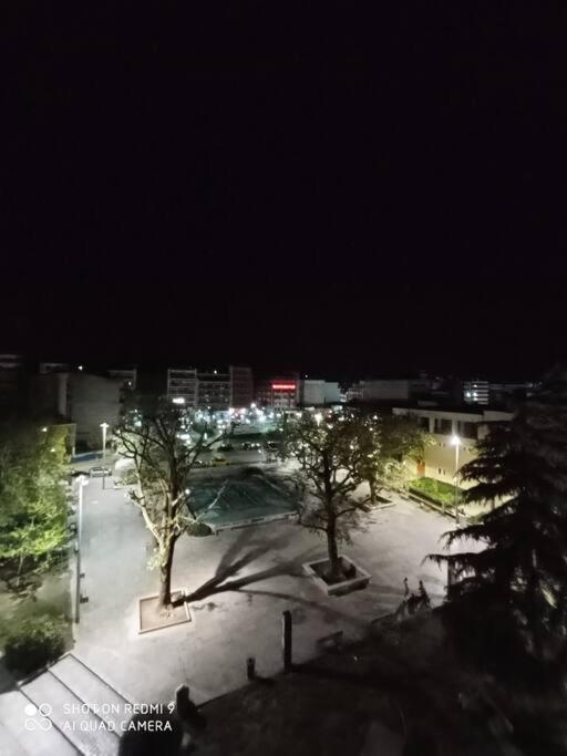 Apartament Λάρισα Διαμέρισμα Με Θέα Πλατεία Στο Κέντρο Της Πόλης Zewnętrze zdjęcie
